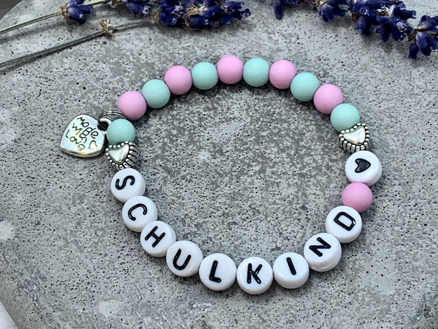 Armband Schulkind Mädchen Hellgrau Rosa Acryl - Geschenk Einschulung erster Schultag Glücksbringer Perlenarmband Mädchen - Wunschfarben