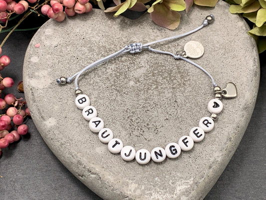 Armband Makramee Brautjungfer Silbergrau Perlen Edelstahl - Größe einstellbar - Geschenk JGA Braut Andenken Hochzeit Trauzeugin viele Farben