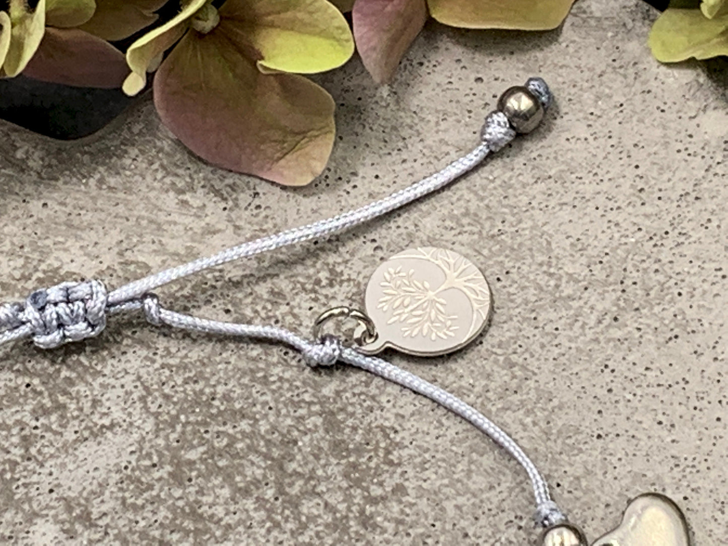 Armband Makramee Brautjungfer Silbergrau Perlen Edelstahl - Größe einstellbar - Geschenk JGA Braut Andenken Hochzeit Trauzeugin viele Farben