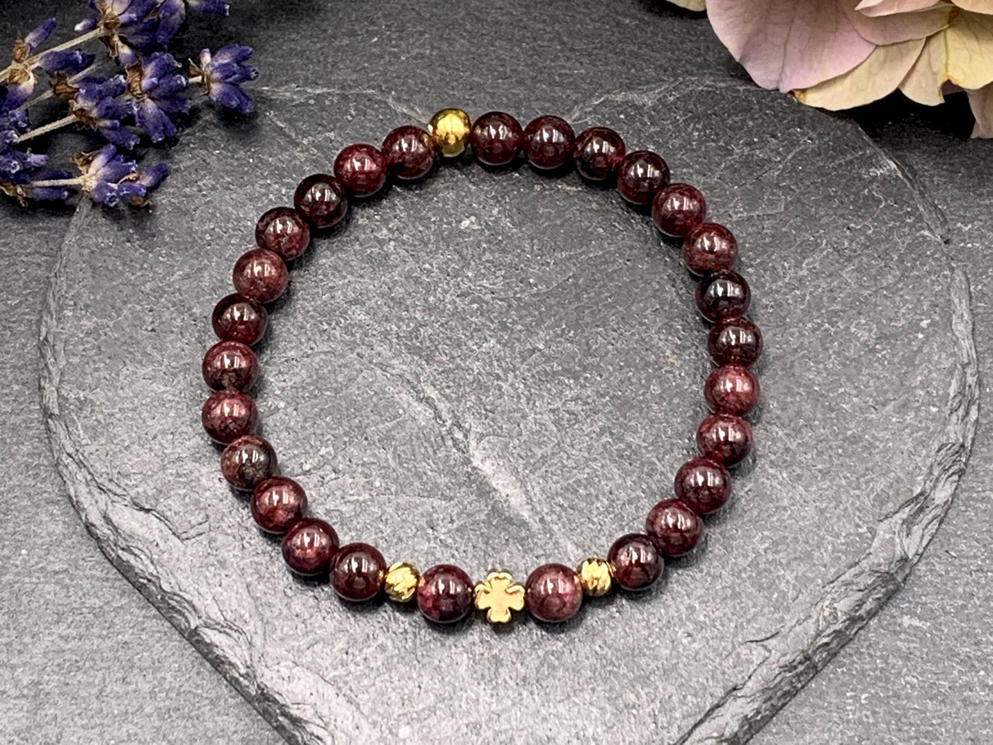 Perlenarmband Granat Herz Vergoldet - Armband Naturstein echt - Geschenk Lieblingsmensch Freundin - diverse Edelsteine - personalisierbar