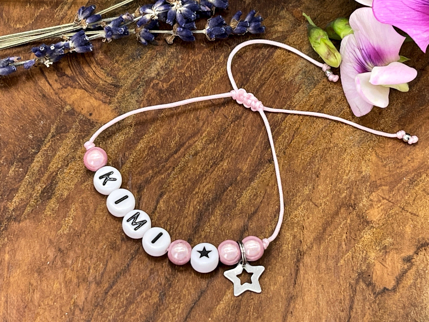 Perlenarmband Makramee Kimi - Miracleperlen Acryl - Kinderarmband mit Name Freundschaftsarmband Geschenk Mädchen Lieblingsmensch - Farbwahl