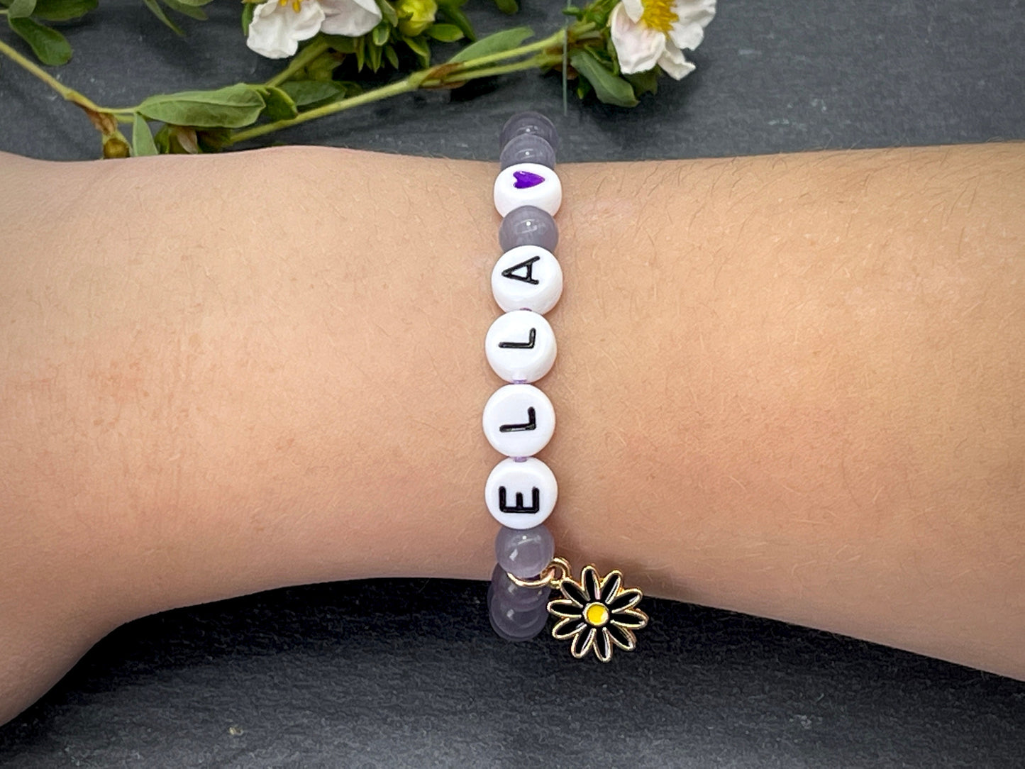 Armband mit Namen Ella Cateyeperlen Flieder Makramee - Geschenk Mädchen - Namensarmband viele Farben personalisierbar KInderarmband Baby