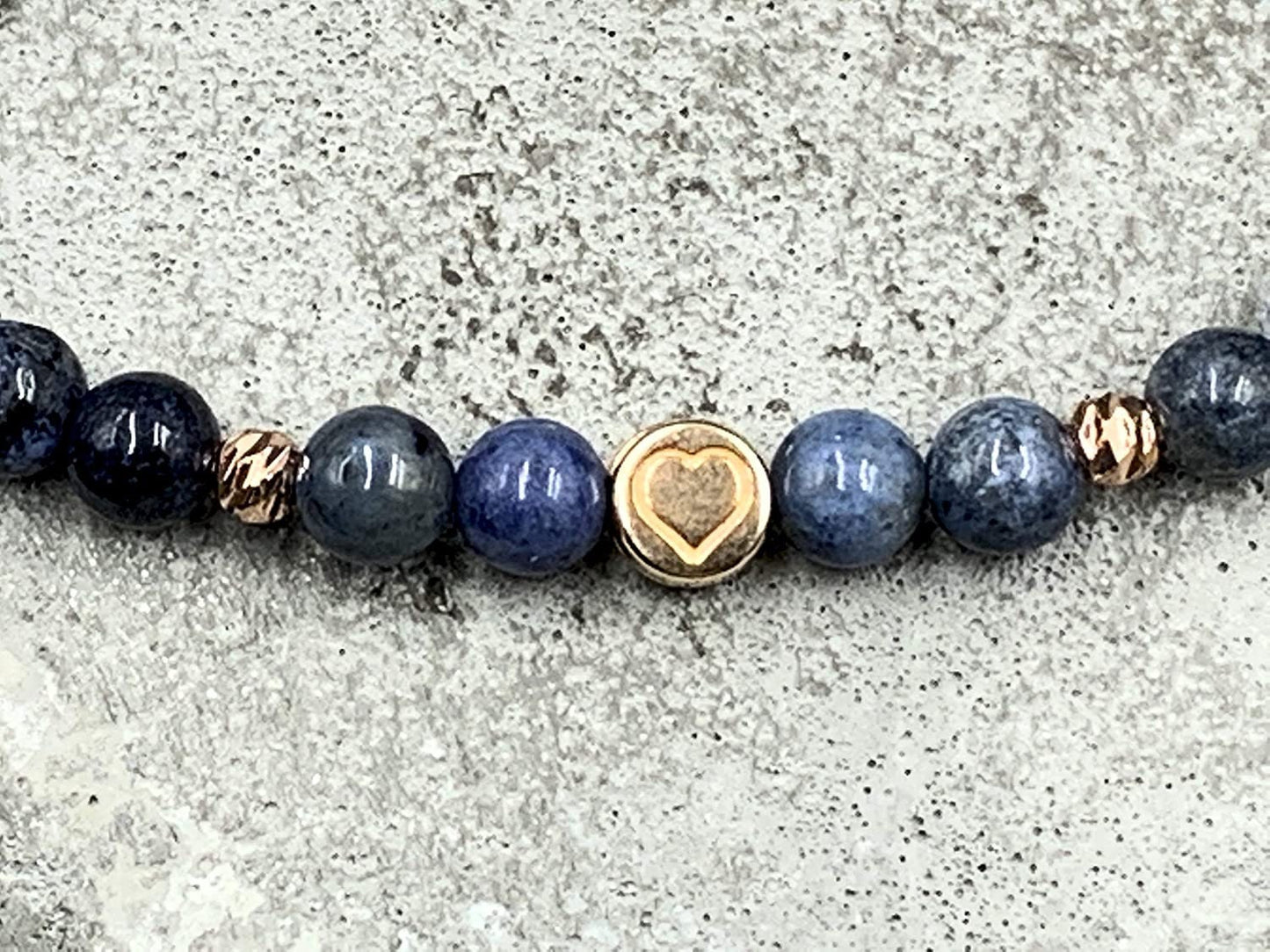 Armband Dumortierit echt  6 mm Facettenperlen Roségold plated - Makramee Größe einstellbar - Geschenk Geburtstag Mama Lieblingsmensch