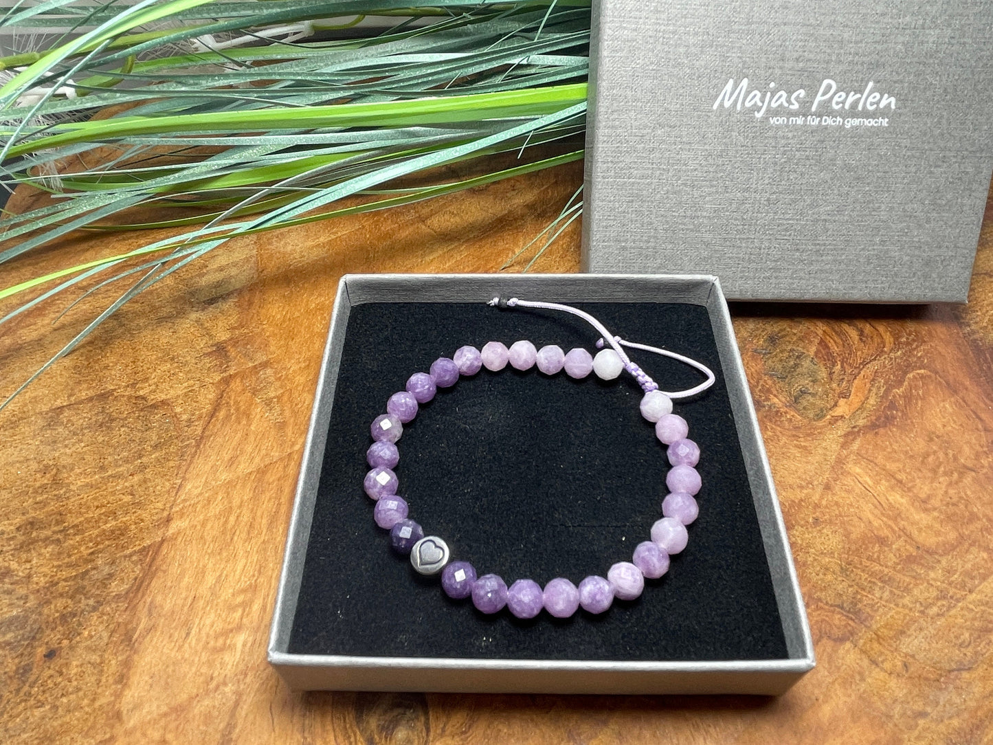 Perlenarmband Sugilith echter Naturstein Farbverlauf Makramee - Herz DQ Gunmetal - Silber Gold Roségold - Armband Schutz emotionale Heilung
