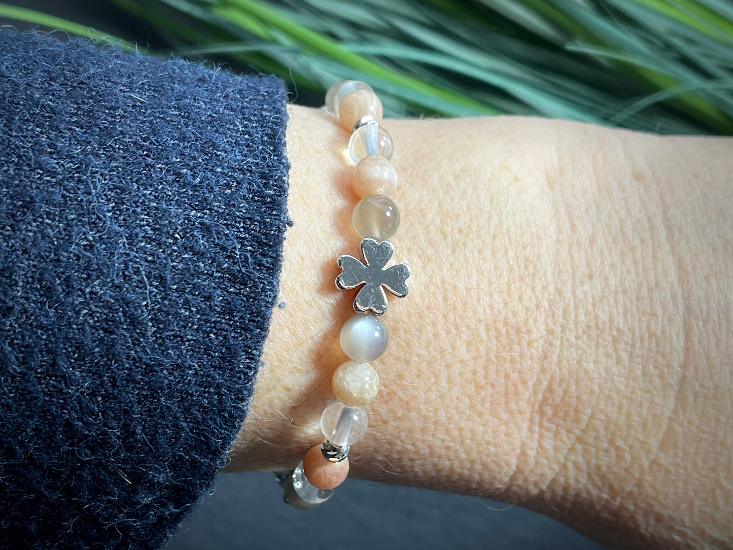 Armband schwarzer Mondstein Bergkristall Sonnenstein - Perlen echt Platiniert - Weibliche Intuition Lebensfreude Energie - Glücksarmband