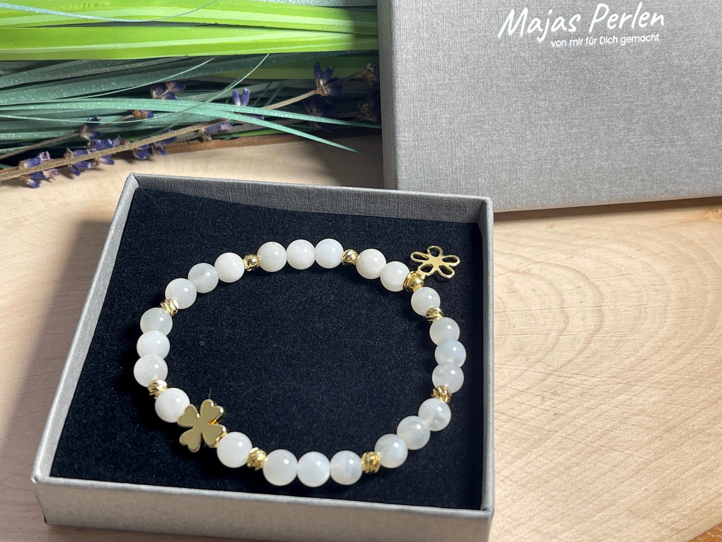 Perlenarmband Mondstein echt Kleeperle Vergoldet - Glücksarmband aus Natursteinen - Geschenk für Mama Liebe Glück - personalisierbar
