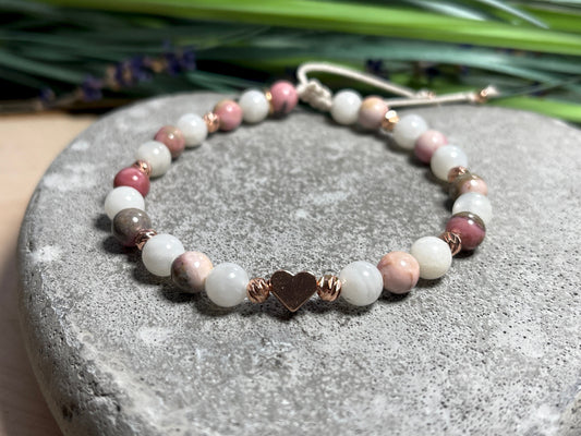 Armband Mondstein Rhodonit Makramee Facettenperlen Roségold plated - spirituelles Perlenarmband Selbstliebe Herzöffnung Liebe Mitgefühl