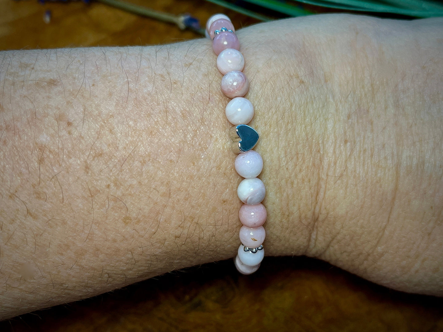 Armband Rosa Opal - Herz und Daisyperlen echt platiniert - Perlenarmband Natursteine echt - Damenarmband Perlen mit Herz - personalisierbar