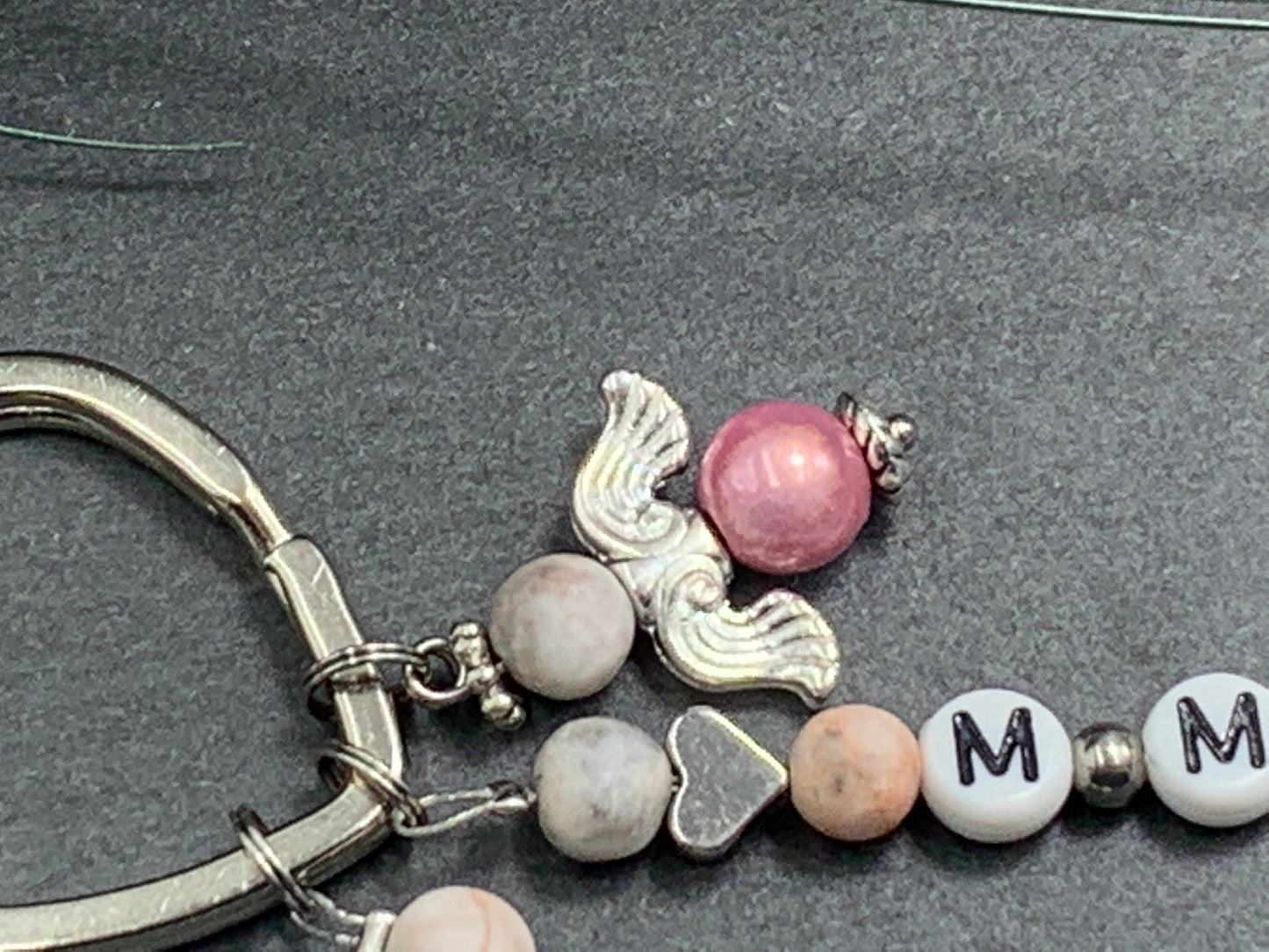 Schlüsselanhänger Perlen Zebra Jaspis echt Initialen Herzen echt Platiniert - Geschenk Mama Geburt Familie Lieblingsmensch personalisierbar