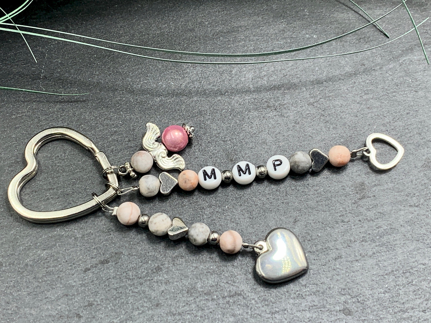 Schlüsselanhänger Perlen Zebra Jaspis echt Initialen Herzen echt Platiniert - Geschenk Mama Geburt Familie Lieblingsmensch personalisierbar