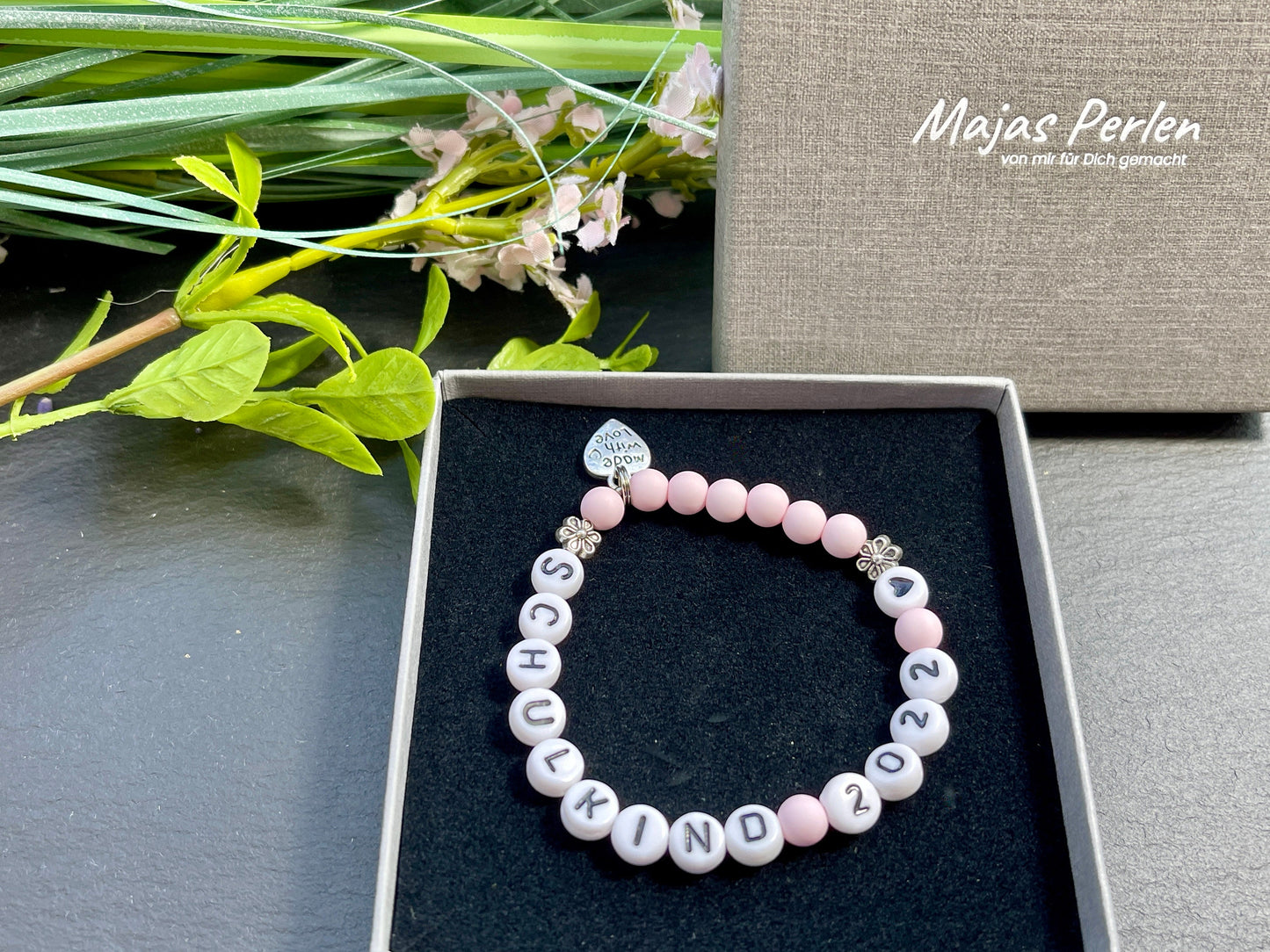 Armband Schulkind Rosa Acryl - Glücksbringer erster Schultag Geschenk Schulanfang Junge oder Mädchen für die Schultüte - personalisierbar