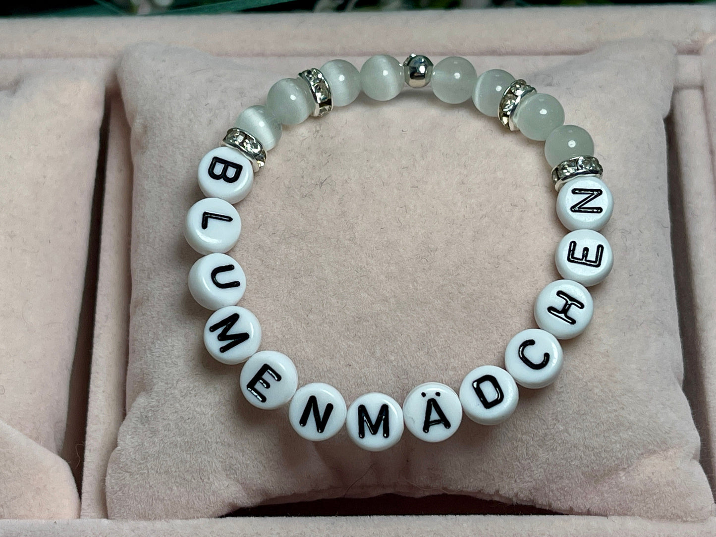 Perlenarmband Blumenmädchen Cateyeperlen Strassrondelle Weiß - Geschenk Blumenkind Ringkind - Hochzeit und Kinder - personalisierbar