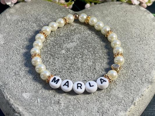Perlenarmband mit Name - hochwertig gewachste Glasperlen Perlmuttimitat - Geschenk Mädchen Geburtstag Kinder Freundschaft Kinderarmband