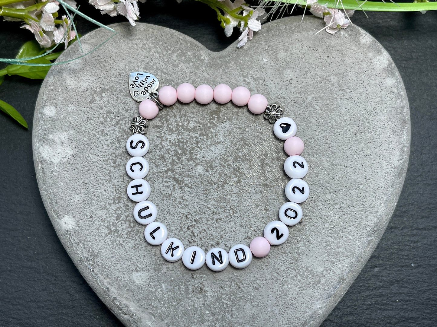 Armband Schulkind Rosa Acryl - Glücksbringer erster Schultag Geschenk Schulanfang Junge oder Mädchen für die Schultüte - personalisierbar