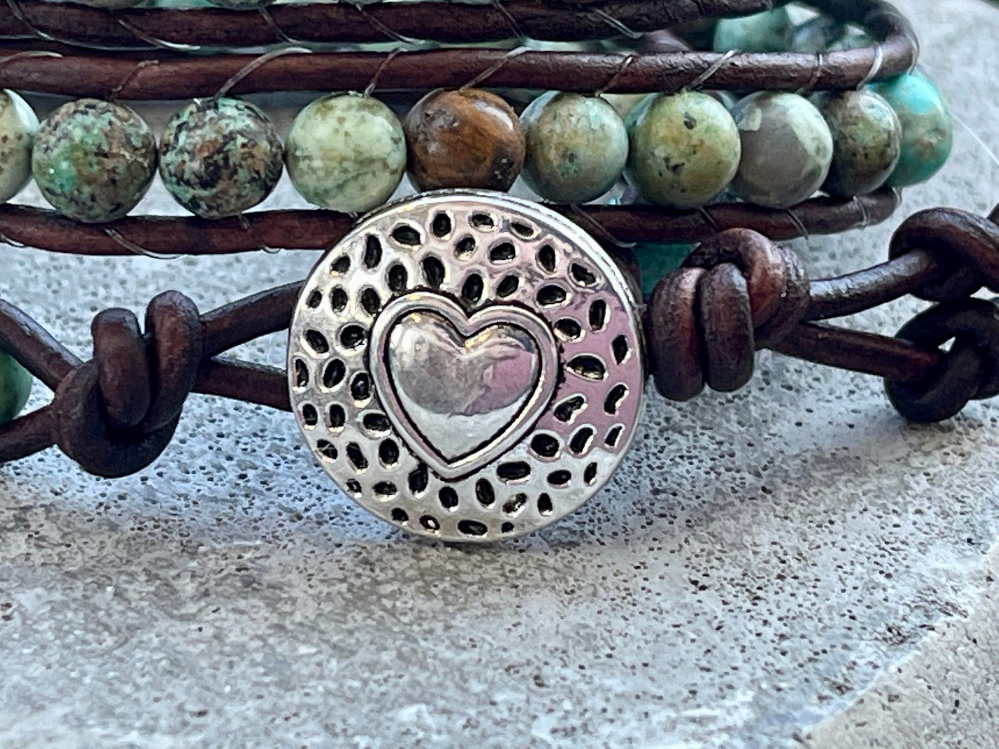 Armband gewickelt Afrikanischer Türkis und Leder - Wickelarmband - Geschenk Mama Liebe - Perlen 6 mm - Edelstein nach Wunsch