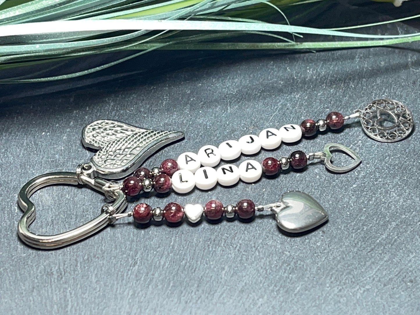 Schlüsselanhänger Perlen bis 5 Namen Granat echt - Geschenk Mama Oma Tante Liebe Geburt Familie - viele Edelsteine - personalisierbar