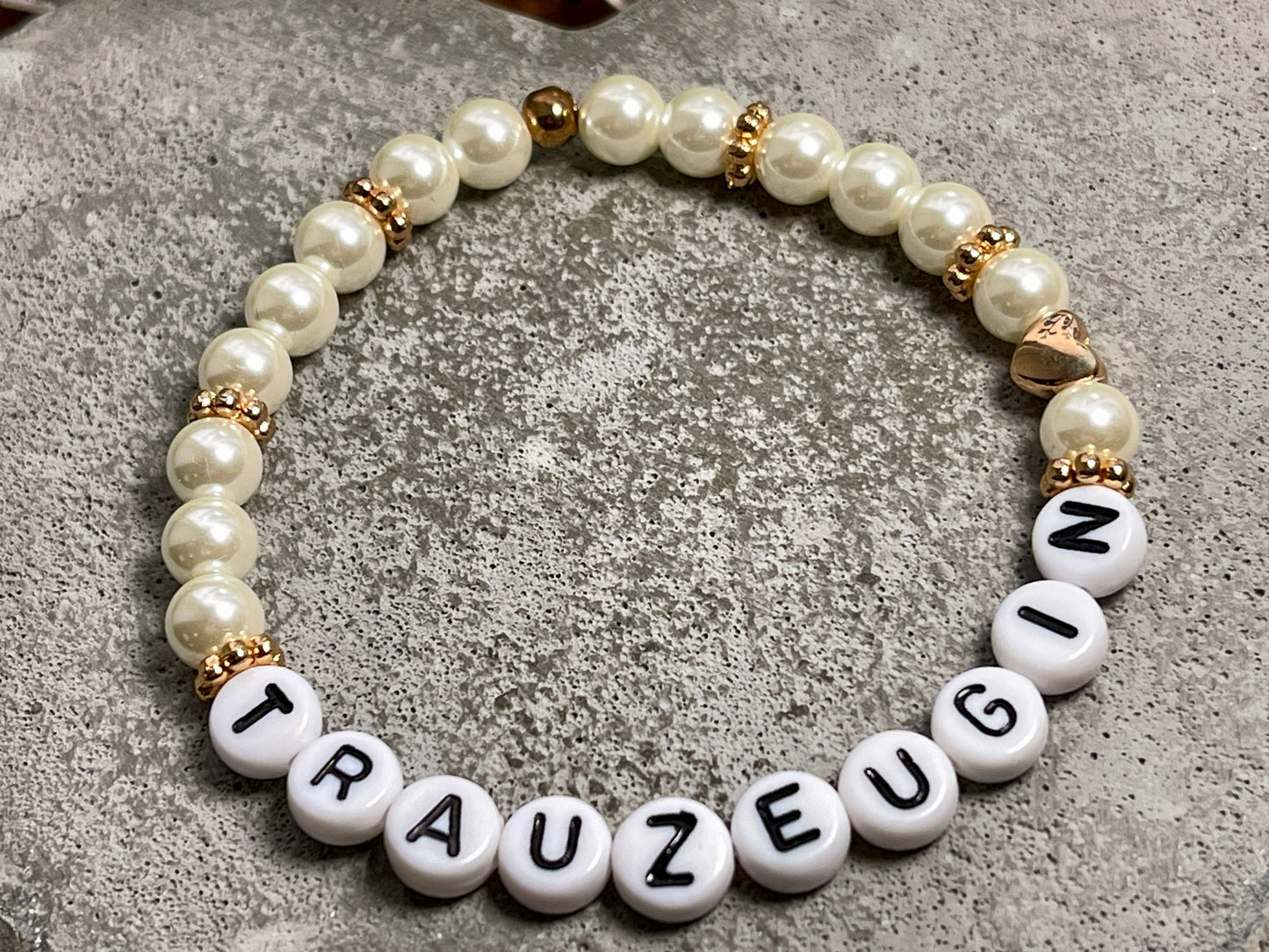 Perlenarmband Trauzeugin gewachste Glasperlen Perlmuttimitat Rosègold - Geschenk Brautmama Brautjungfer Erinnerungsarmband Hochzeit
