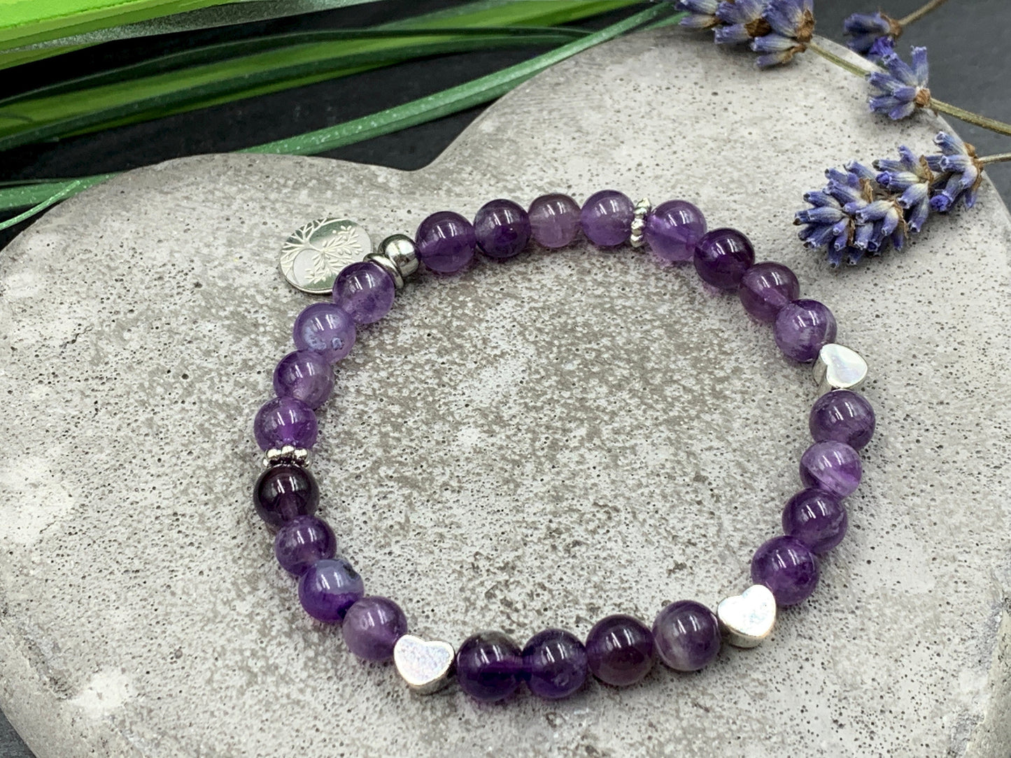 Armband Amethyst Herz platiniert - Geschenk Liebe Glück Herzmensch - Perlenarmband Naturstein echt - personalisierbar - viele Edelsteine