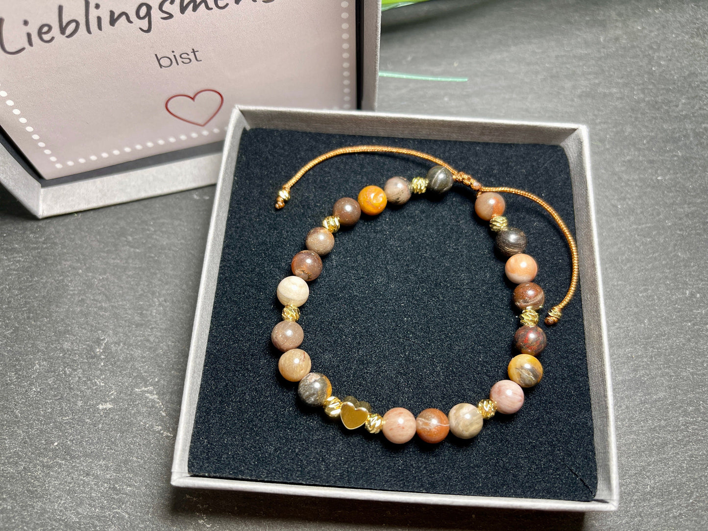 Armband Versteinertes Holz echt - Facettenperlen Vergoldet - spirituelles Armband Erdverbundenheit positive Energie - Geschenk Liebe Glück