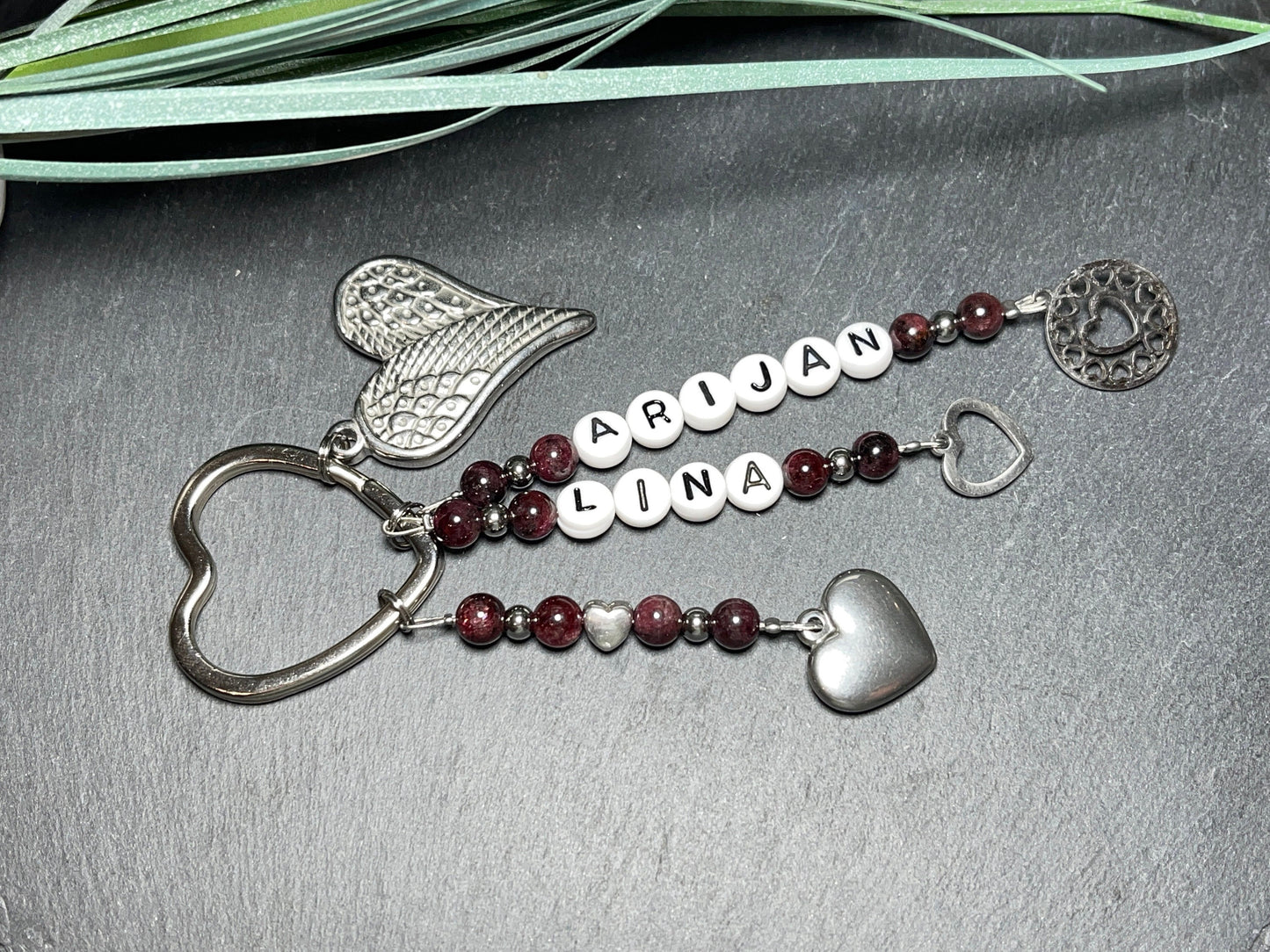 Schlüsselanhänger Perlen bis 5 Namen Granat echt - Geschenk Mama Oma Tante Liebe Geburt Familie - viele Edelsteine - personalisierbar