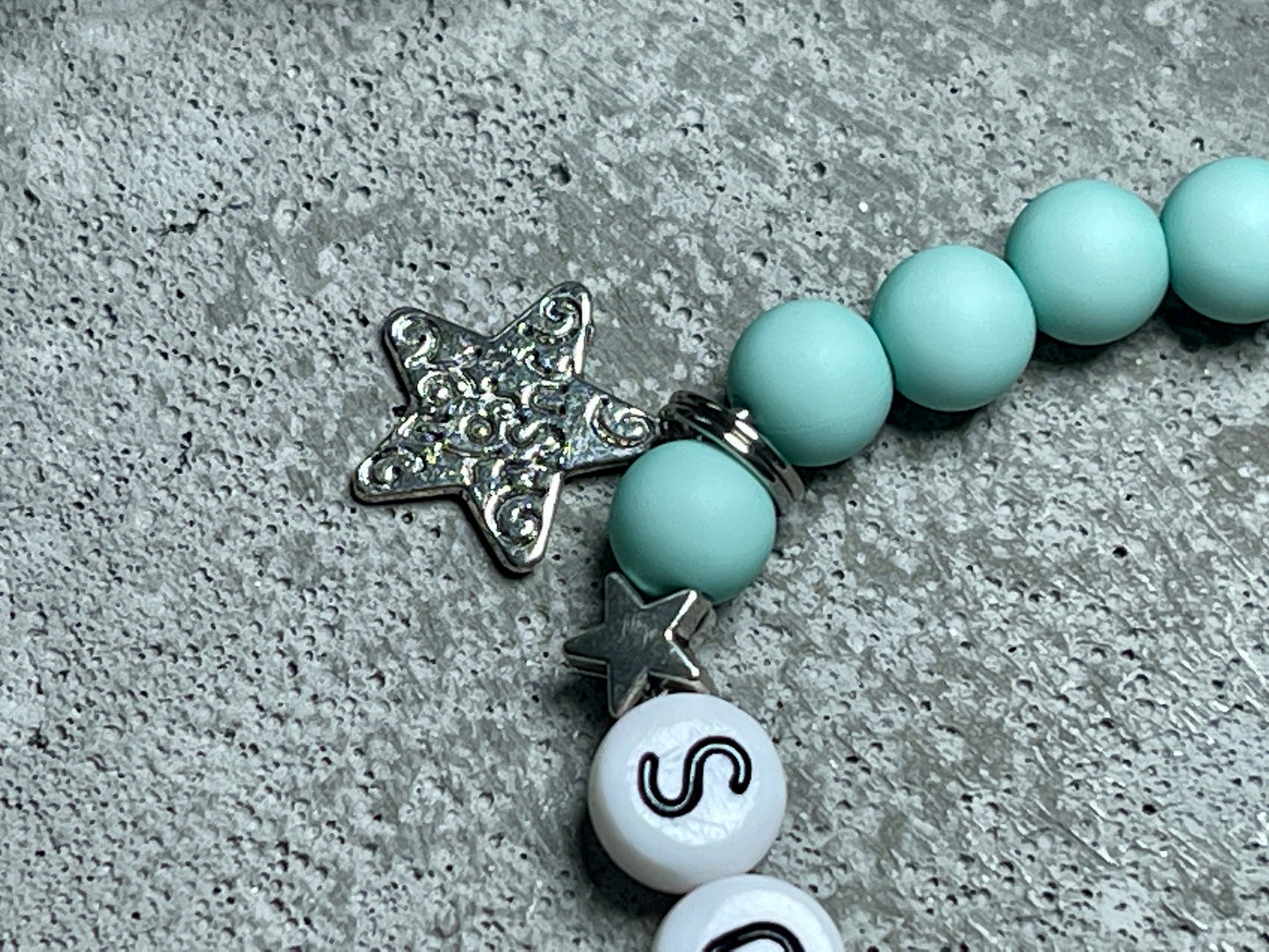 Armband Schulkind Türkis Acryl - Geschenk Schulanfang Junge oder Mädchen Glücksbringer erster Schultag - viele Farben - personalisierbar