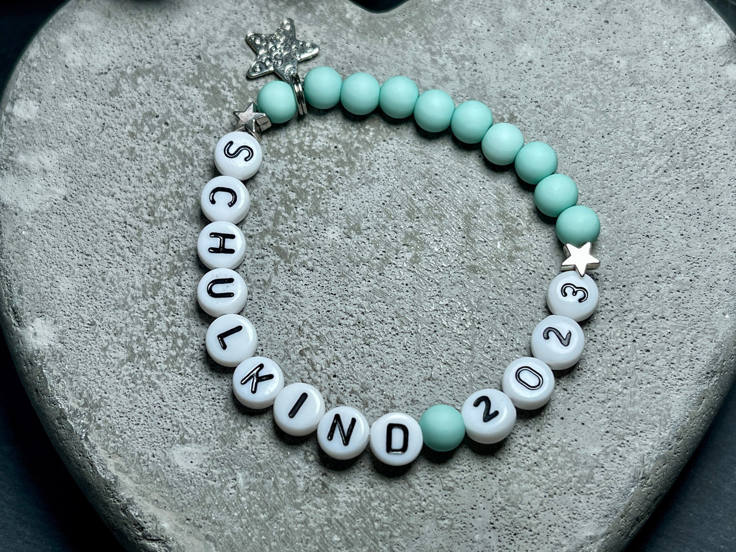Armband Schulkind Türkis Acryl - Geschenk Schulanfang Junge oder Mädchen Glücksbringer erster Schultag - viele Farben - personalisierbar