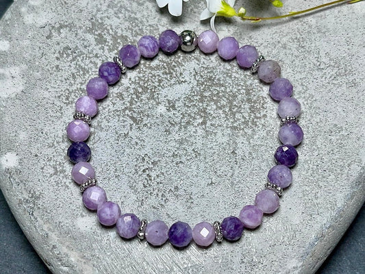 Sugilith Armband mit Perlen echt 6mm Daisyperlen echt platiniert oder vergoldet - esoterisches Armband Schutz emotionale Heilung
