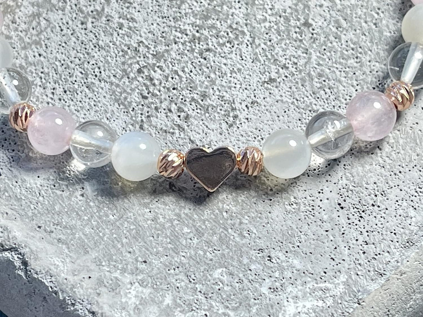 Armband Mondstein Bergkristall Rosenquarz Makramee - Facettenperlen Roségold plated - spirituelles Perlenarmband positive Energie Liebe