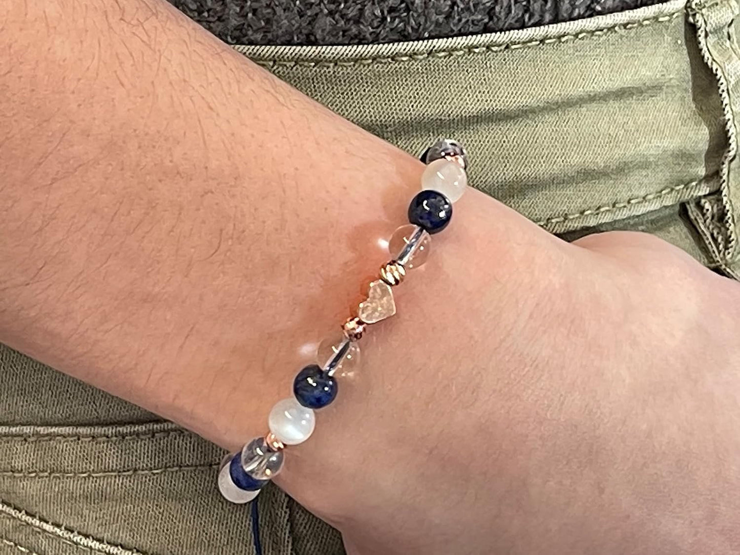 Armband Mondstein Bergkristall Lapislazuli Makramee Facettenperlen Roségold plated - spirituelles Perlenarmband innere Ruhe Stabilität