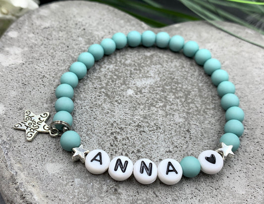 Armband mit Namen Anna Türkis Acryl - Geschenk Mädchen Kinderarmband personalisiert -  Wunschfarbe - viele Farben