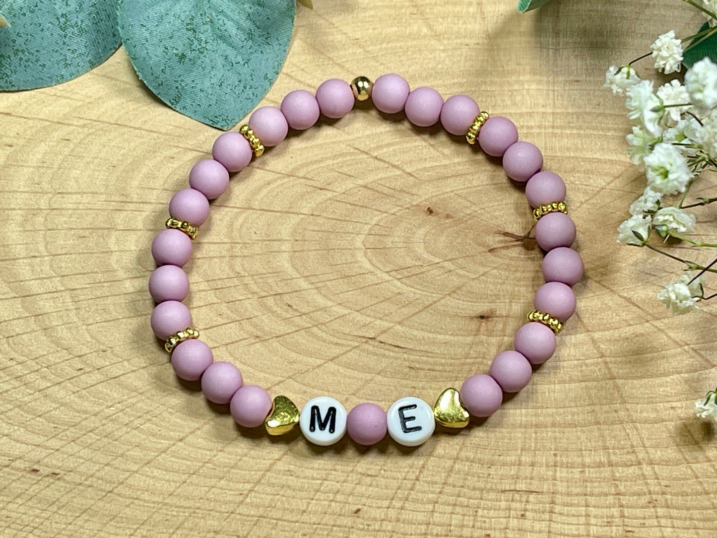 Armband mit Initialen Acryl Fliederrosa mit Gold - Geschenk Mama Freundschaft Kinderarmband personalisiert -  Wunschfarbe - viele Farben