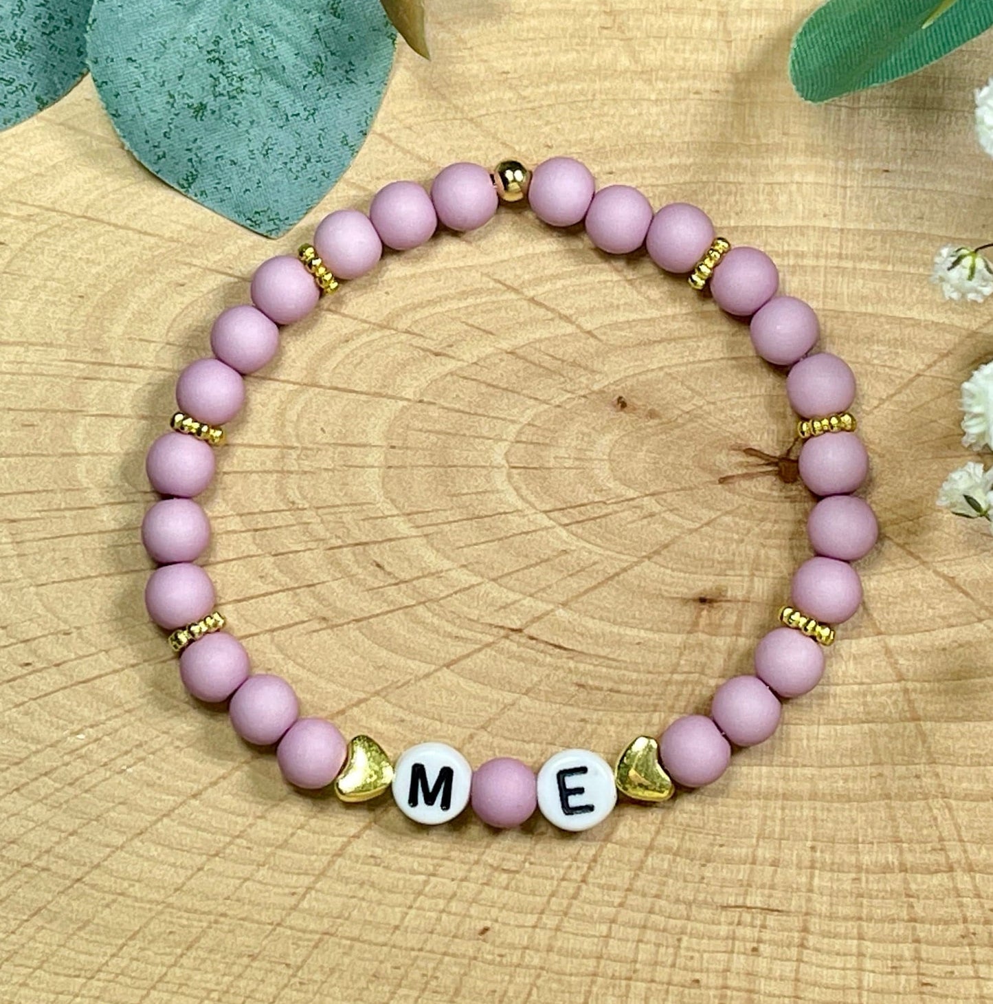 Armband mit Initialen Acryl Fliederrosa mit Gold - Geschenk Mama Freundschaft Kinderarmband personalisiert -  Wunschfarbe - viele Farben