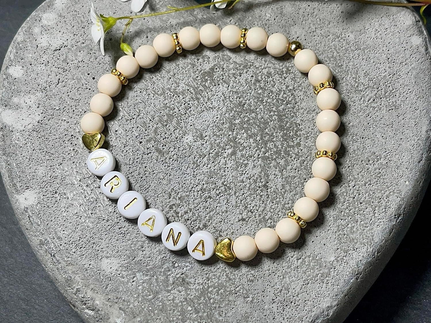 Armband mit Namen Acryl Elfenbein mit Gold - Geschenk Mama Freundschaft Kinderarmband personalisiert -  Wunschfarbe - viele Farben