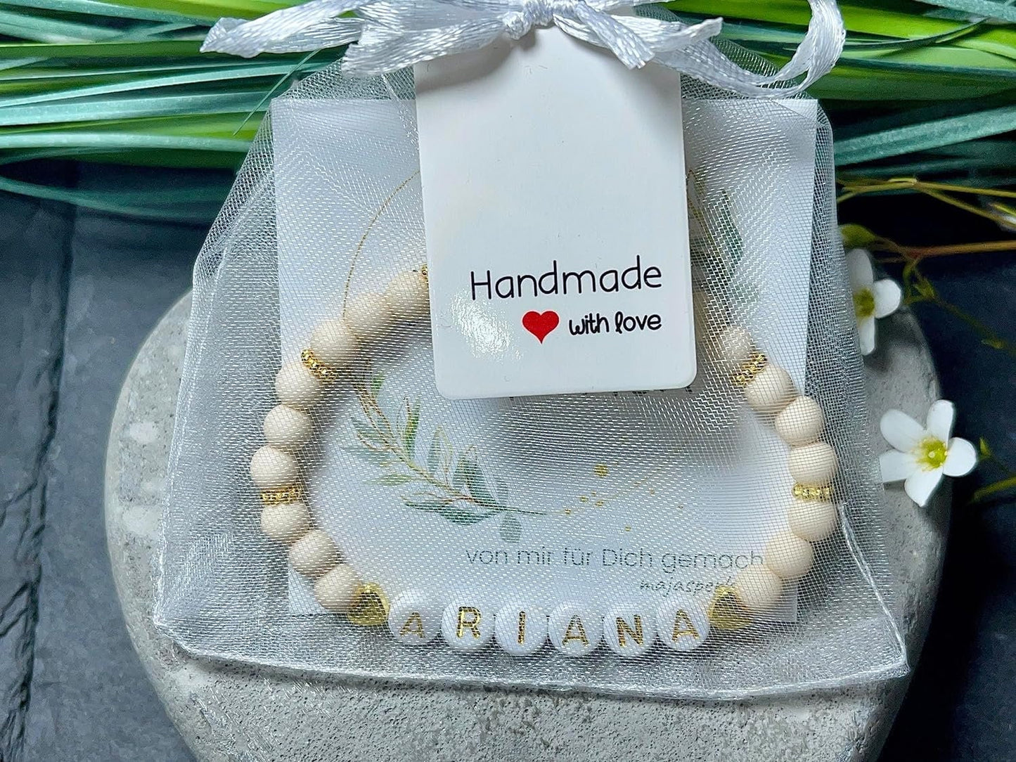 Armband mit Namen Acryl Elfenbein mit Gold - Geschenk Mama Freundschaft Kinderarmband personalisiert -  Wunschfarbe - viele Farben