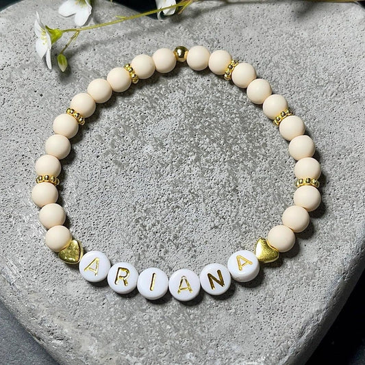 Armband mit Namen Acryl Elfenbein mit Gold - Geschenk Mama Freundschaft Kinderarmband personalisiert -  Wunschfarbe - viele Farben
