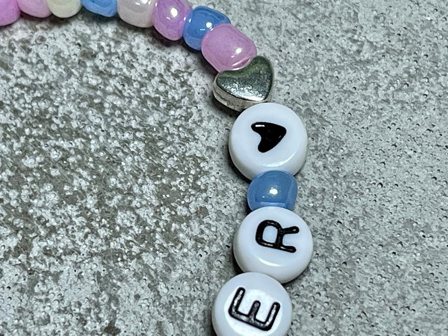 Perlenarmband Grosse Schwester Regenbogen- Geschenk Schwesterherz kleiner Bruder Familie Mädchenarmband - Wunschfarbe - personalisierbar