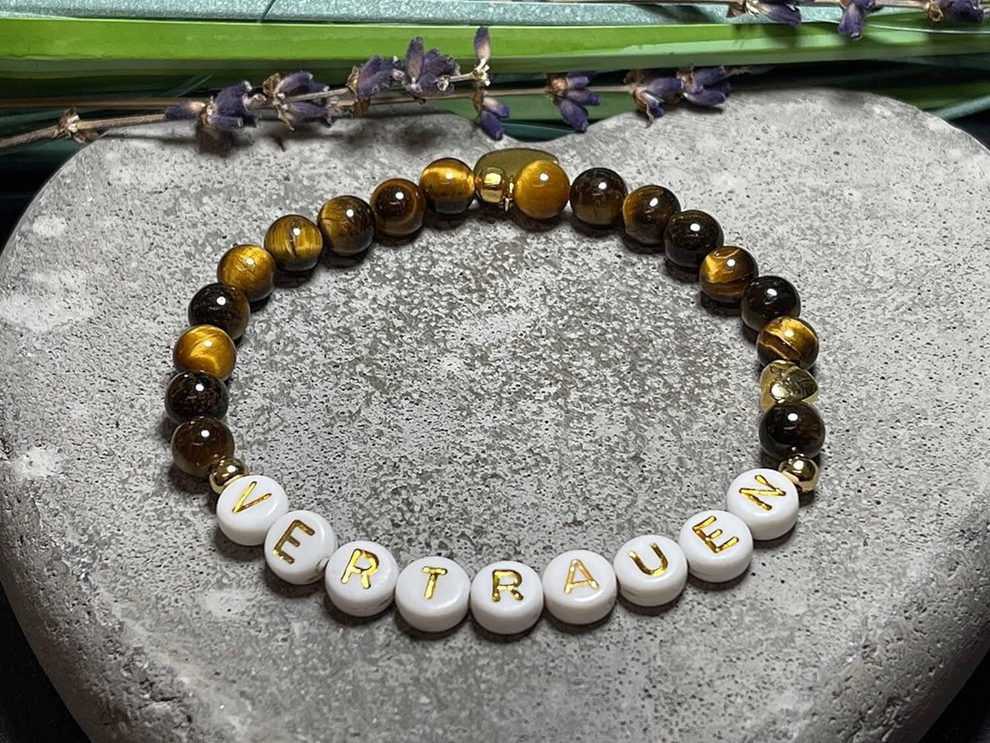 Armband Tigerauge gold Vertrauen -  Herz echt Vergoldet - Glücksarmband Perlenarmband mit Motto - Geschenk Lieblingsmensch Mama Freundschaft