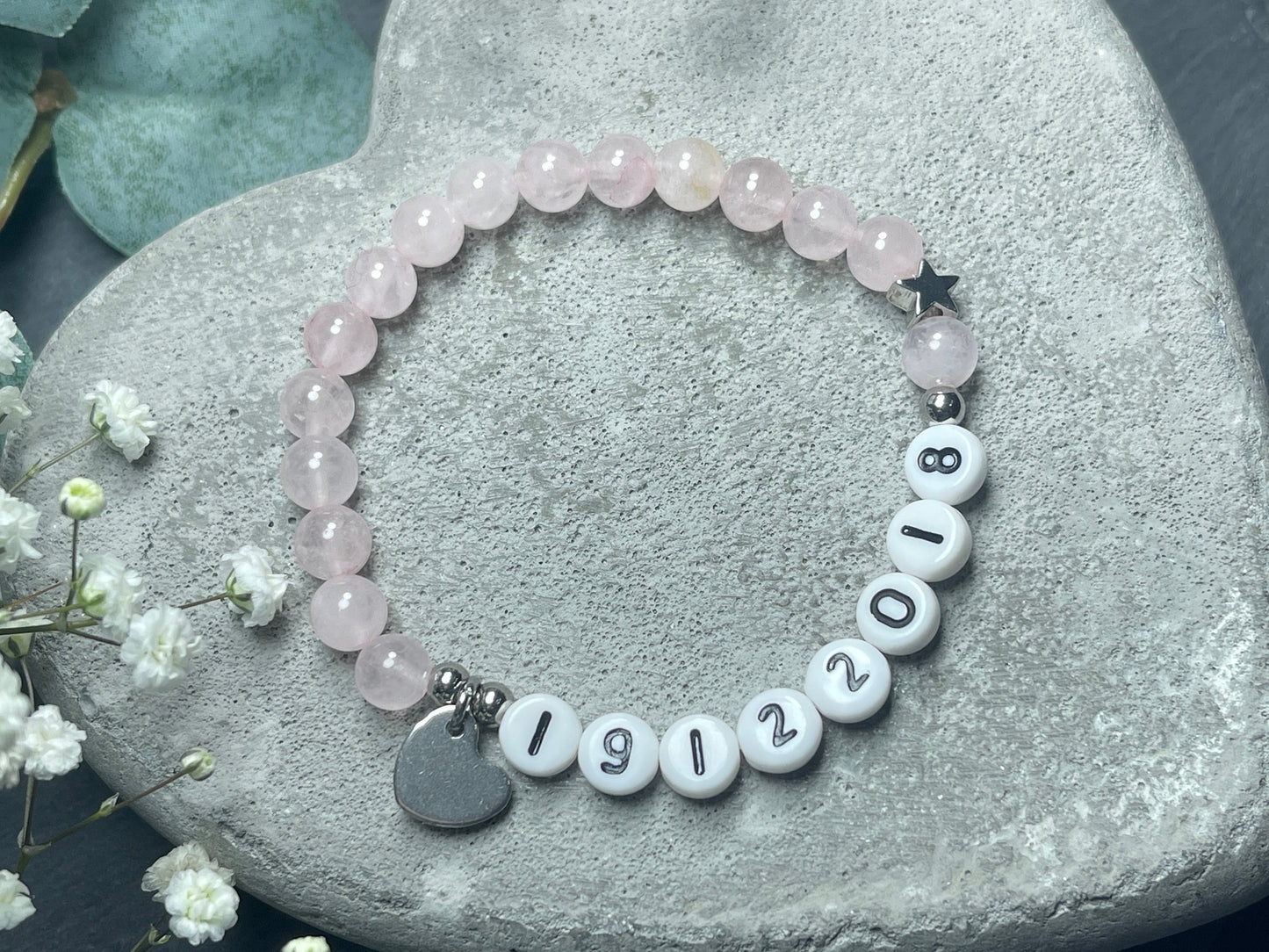 Armband Rosenquarz mit Namen Datum - Stern Platiniert - Geschenk Lieblingsmensch Liebe - Perlenarmband mit Namen - Erinnerungsarmband