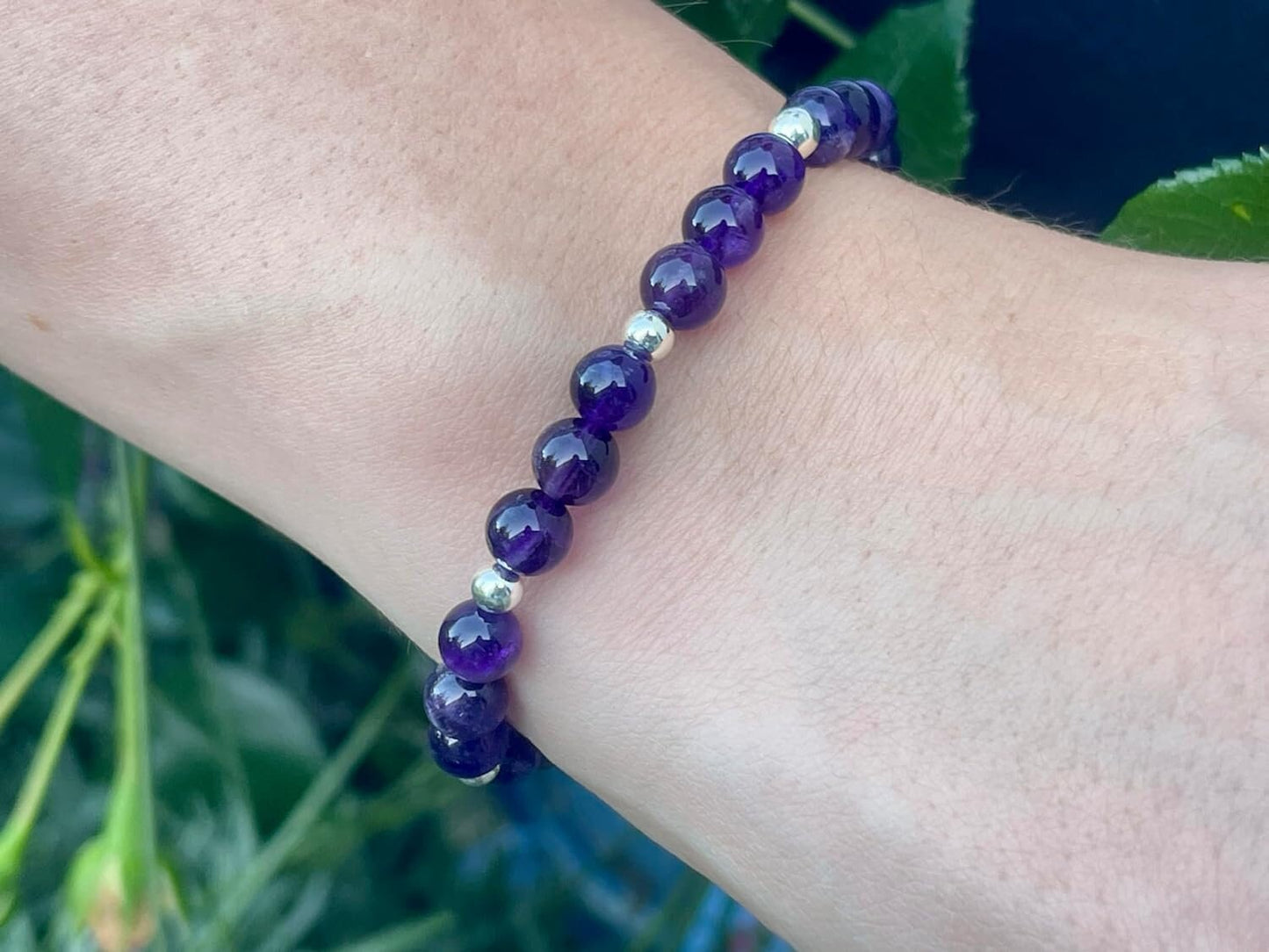Amethyst Armband Perlen echt 6mm mit Edelstahlperlen 4mm Silber Gold Roségold spirituelles Perlenarmband Wahre Liebe Inspiration Energie