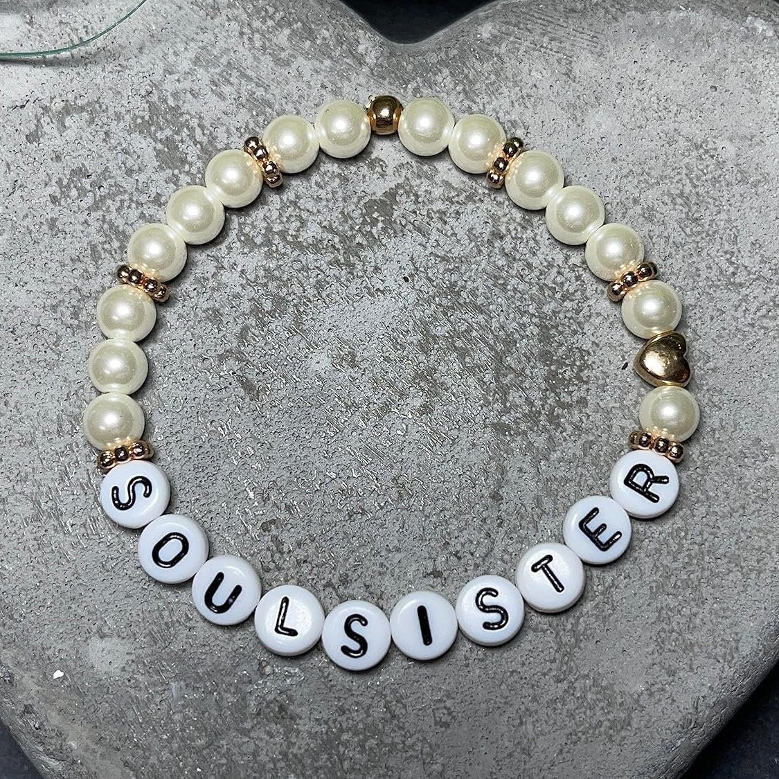 Perlenarmband Soulsister - hochwertig gewachste Glasperlen Perlmuttimitat - Geschenk Lieblingsmensch Seelenschwester - personalisierbar