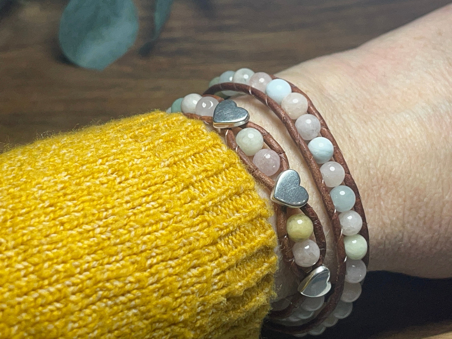 Wickelarmband Morganit echte Natursteine Leder und DQ_Herzen - gewickeltes Perlenarmband - Boho Stil - Edelstein nach Wunsch