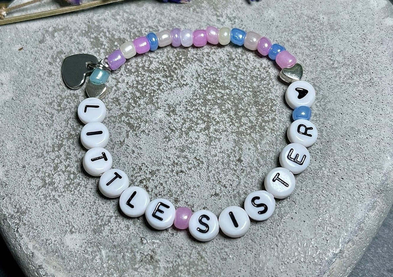 Perlenarmband Grosse Schwester Regenbogen- Geschenk Schwesterherz kleiner Bruder Familie Mädchenarmband - Wunschfarbe - personalisierbar