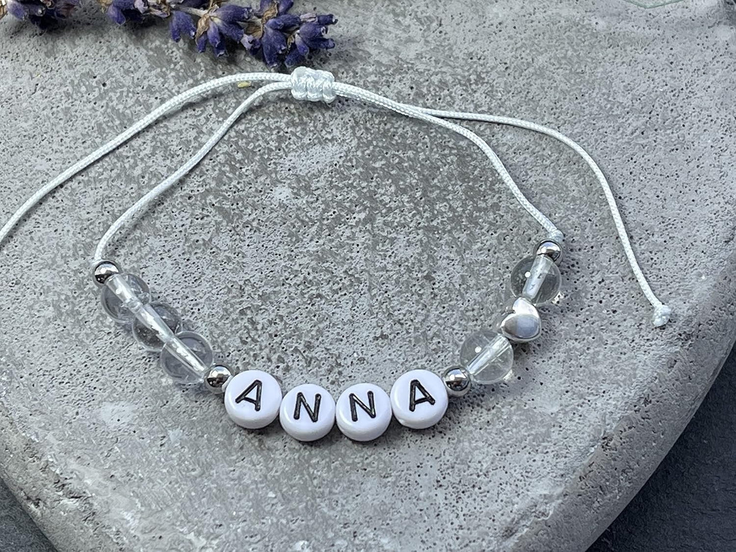 Majas Perlen Armband mit Namen Bergkristall Herz DQ - alle Größen einstellbar XS bis XXL - echte Edelsteine und Edelstahl - Unisex