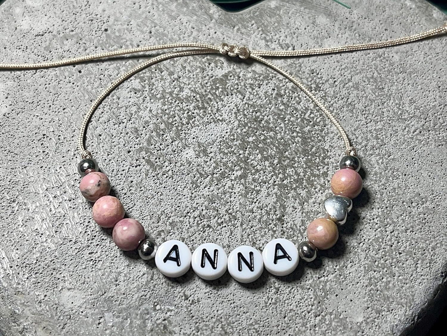 Majas Perlen Armband mit Namen Rhodonit Herz DQ - alle Größen einstellbar XS bis XXL - echte Edelsteine und Edelstahl - Unisex