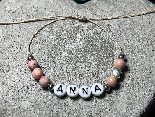 Majas Perlen Armband mit Namen Rhodonit Herz DQ - alle Größen einstellbar XS bis XXL - echte Edelsteine und Edelstahl - Unisex