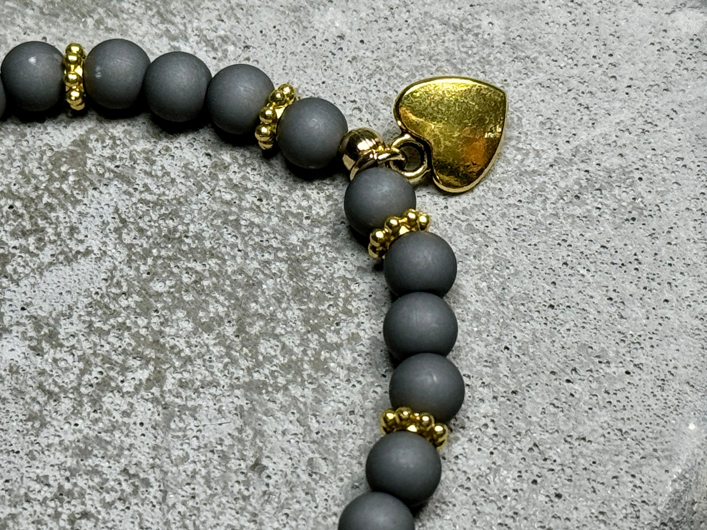 Armband mit Namen Acryl Anthrazit mit Gold - Geschenk Mama Freundschaft Kinderarmband personalisiert -  Wunschfarbe - viele Farben