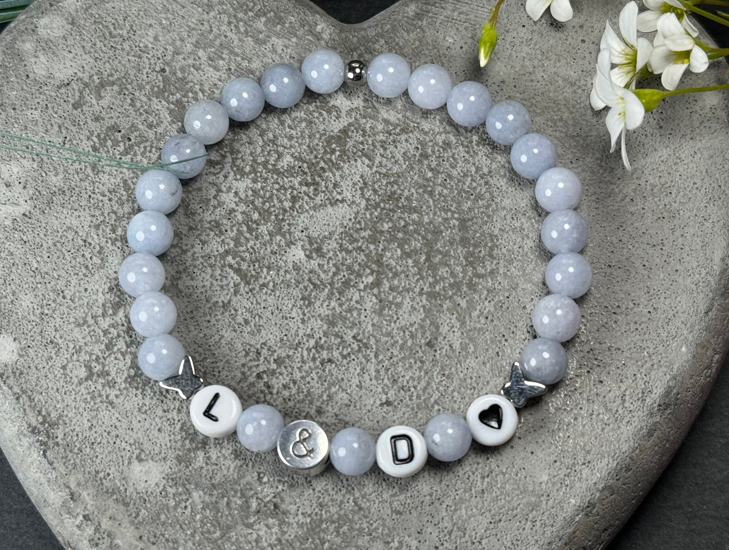 Armband Aquamarin Initialen echte Naturperlen Schmetterlinge platiniert - Namensarmband Geschenk Mama Geburt Lieblingsmensch - anpassbar