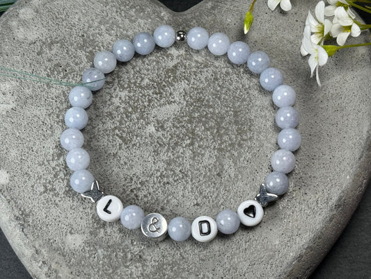 Armband Aquamarin Initialen echte Naturperlen Schmetterlinge platiniert - Namensarmband Geschenk Mama Geburt Lieblingsmensch - anpassbar