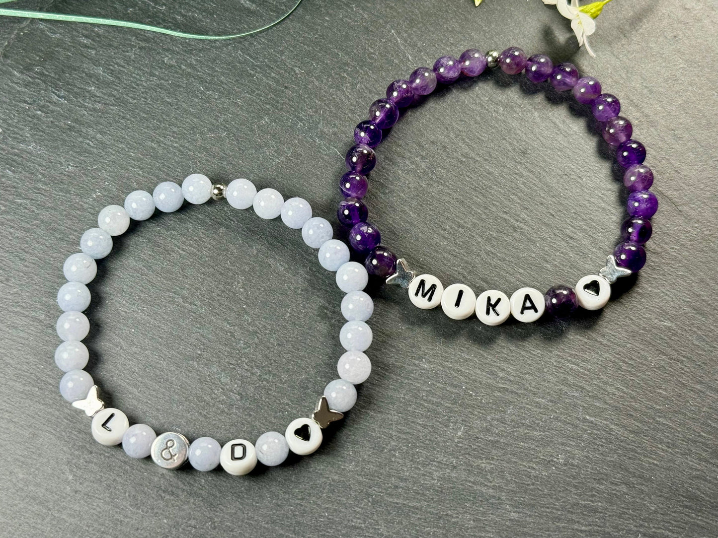 Armband Aquamarin Initialen echte Naturperlen Schmetterlinge platiniert - Namensarmband Geschenk Mama Geburt Lieblingsmensch - anpassbar