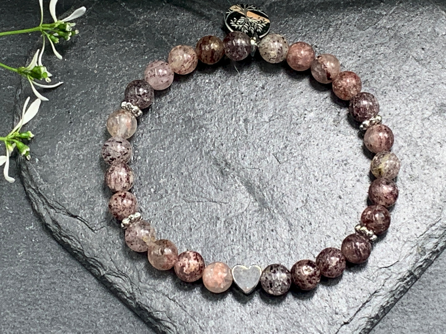 Armband Erdbeerquarz echt - Herz Messing Weißgold plated mit Daisyperlen echt platiniert - Armband schön zu kombinieren
